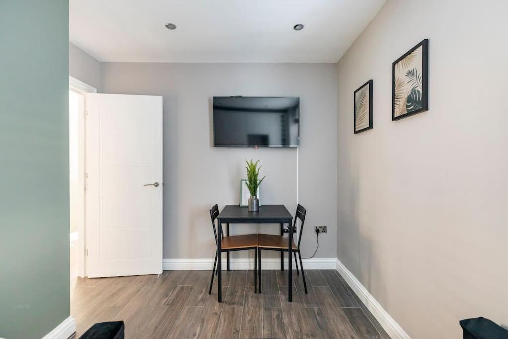 Beautiful Brighton Apartment, 5Min Walk To Beach エクステリア 写真